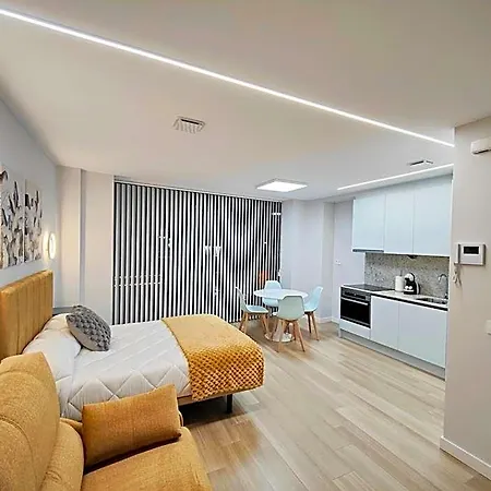 Centro Caveda Aparthotel Oviédo