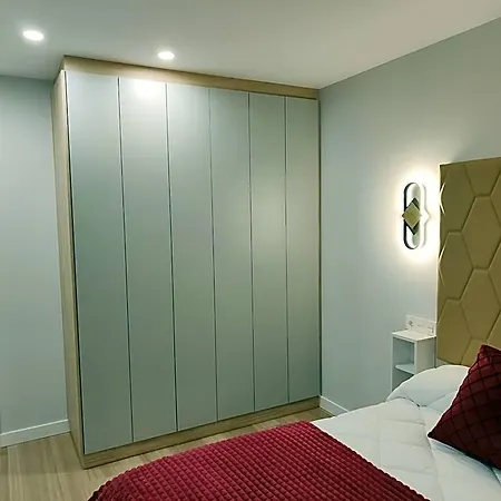 Centro Caveda Aparthotel 4*
