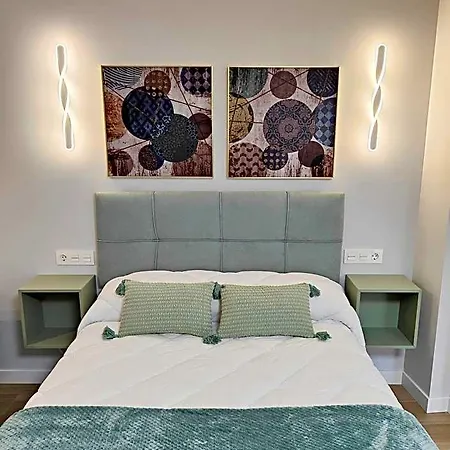 Centro Caveda Aparthotel 4*