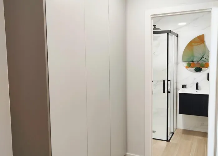 Aparthotel Centro Caveda 4*