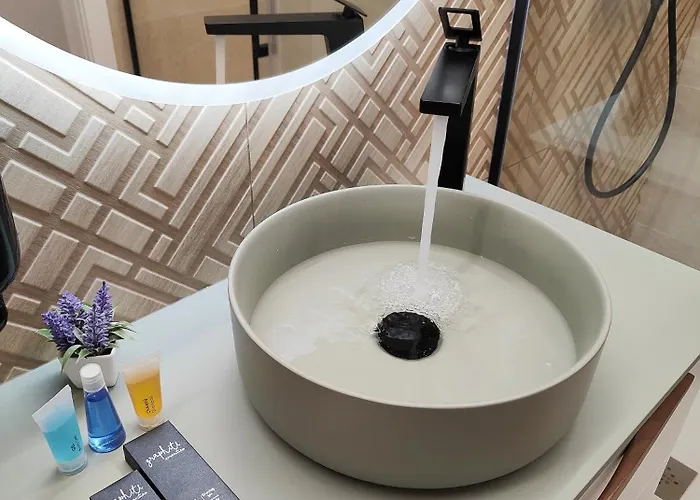 Ξενοδοχείο με διαμερίσματα Centro Caveda 4*